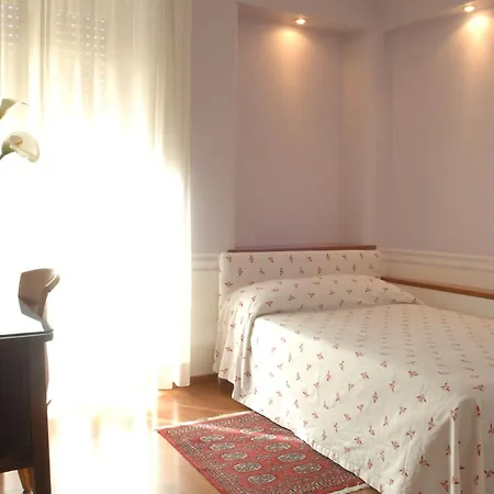 Lancelot Hotel 3*
