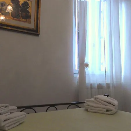 Italy's Enchanting Ambiance - A Snug In * Roma