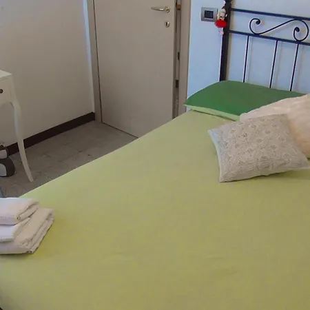 Italy's Enchanting Ambiance - A Snug In Apartment Rome