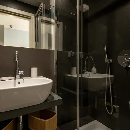 Apartment Fotofever Apt, Two Bedrooms With Air Conditioned In Elegant Shopping Area, Close To Vatican City Rome