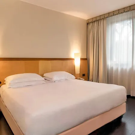Hotel Mercure West