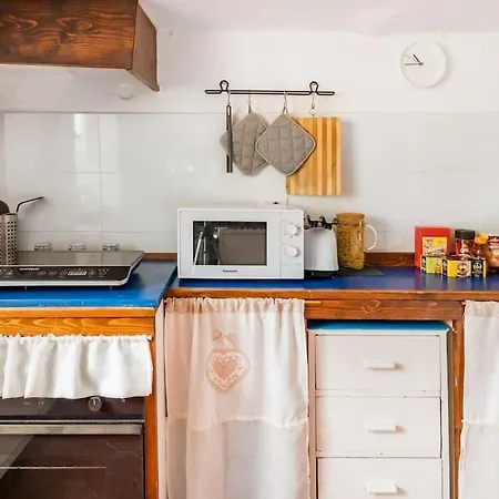 Apartment Trastevere Alley Rome