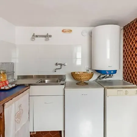 Trastevere Alley Apartment Rome