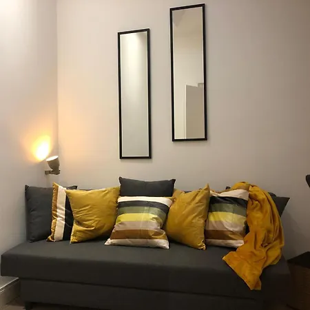 Fontana Di Trevi!! Comfy&elegant 3bedroom 2bath Apartment *