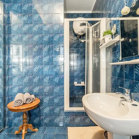 Colombo Penthouse Wi Fi Netflix Ac Guest house Rome