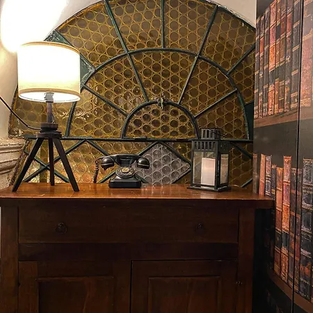 The Old Town Apartment *