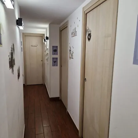 A Casa Di Delia - Stazione Fidene Homestay Rome