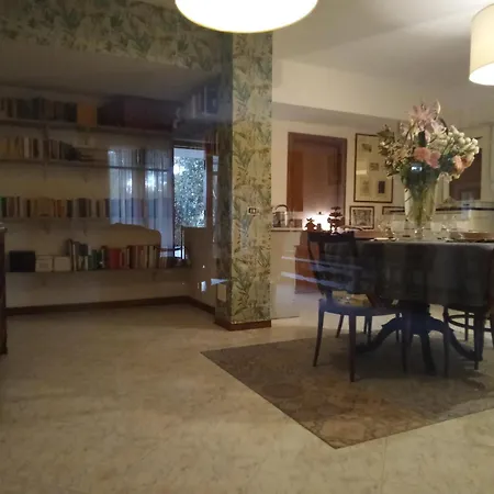 Residenza Nella Campagna Di Capitale. *