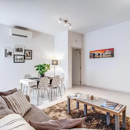Vaticanum Modern & Family Apartment *