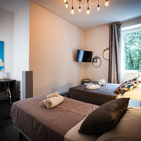 Gate 40 Guest house 2*