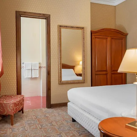 Oceania Hotel 2*