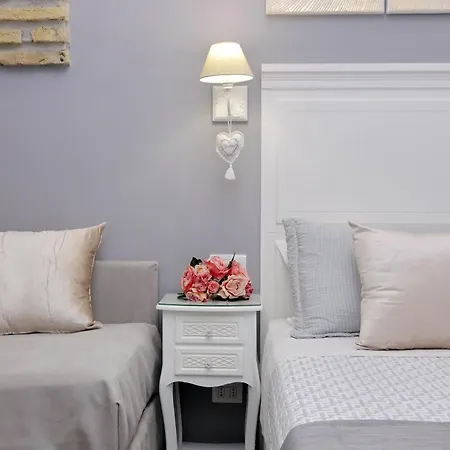 Guest house Roman Holiday Suites *
