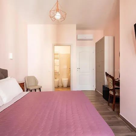 Queen Meg Guest house *