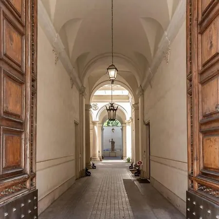 Apartment Adorable Flat By Barberini Trevi Fountain Rome