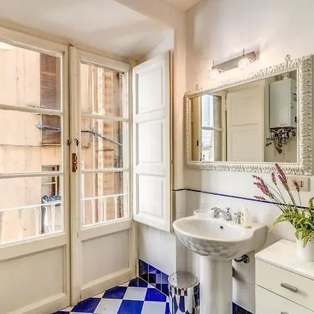 Adorable Flat By Barberini Trevi Fountain * Rome