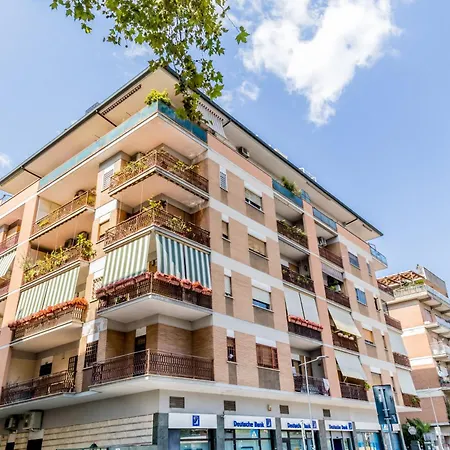Bbhome Penthouse Bright And Elegant Metro Conca D'oro Appartamento