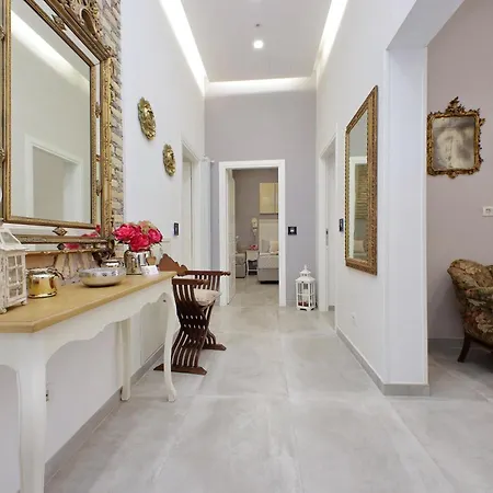 Roman Holiday Suites * Rome
