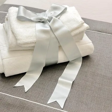 Roman Holiday Suites Guest house *
