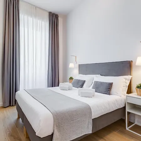 Colonna Luxury Apartment *