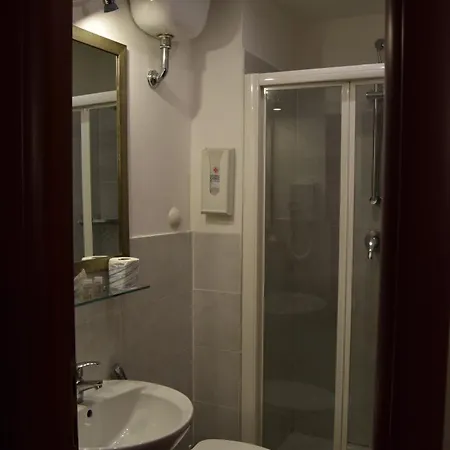 A San Pietro 3* Rome