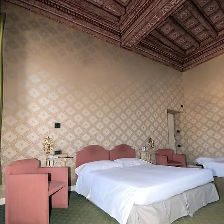 Richmond Hotel