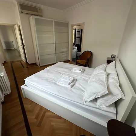 Crispi 2enty At Spanish Steps Appartement Rome
