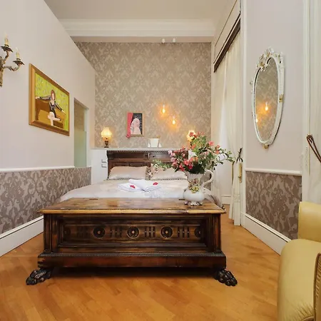 Domus Monami Luxury בית הארחה