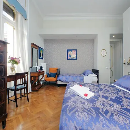 Domus Monami Luxury בית הארחה