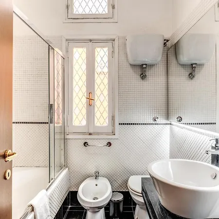 Myrhome - Spanish Steps Apartment