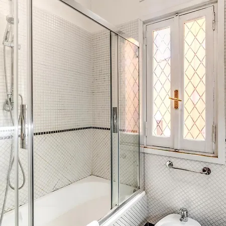 Myrhome - Spanish Steps Apartment