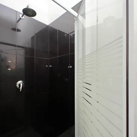 Lhg Comfy 2* Rom