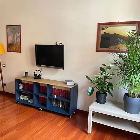 Apartment Casa Alessi In Elegant, Spacious And Comfortable