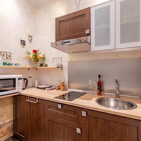 Alis Laura - 150m From Piazza Bologna Metro And 10 Minutes From The Colosseum Bed & Breakfast