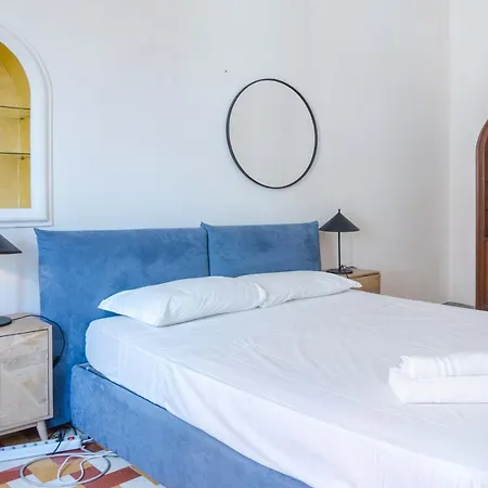 Borghese Large Apartment Rome
