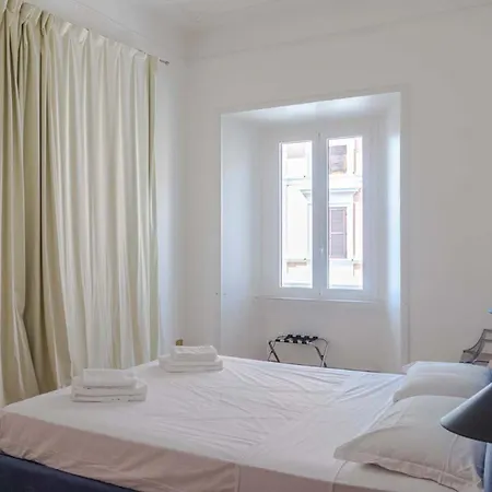 Borghese Large Appartement Rome