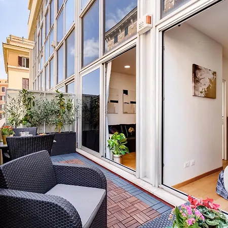 Lovely In The Center Of Rome, Fabrizia. Apartment