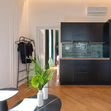 Colosseo Flats And Penthouse Apartment *