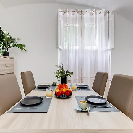 Apartment Vivilo Collection - Brescia - 2bd 2 Baths Rome