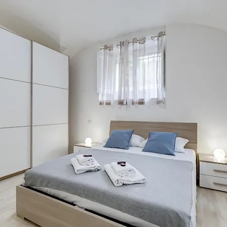 Vivilo Collection - Brescia - 2bd 2 Baths Rome