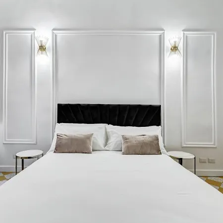 Apartment Piazza Di Spagna 72 - Your Italian Holidays Rome