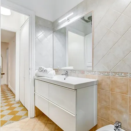 Apartment Piazza Di Spagna 72 - Your Italian Holidays Rome