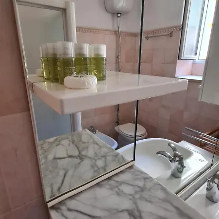Bed & Breakfast Domus Merulana Bed And Breakfast Rome