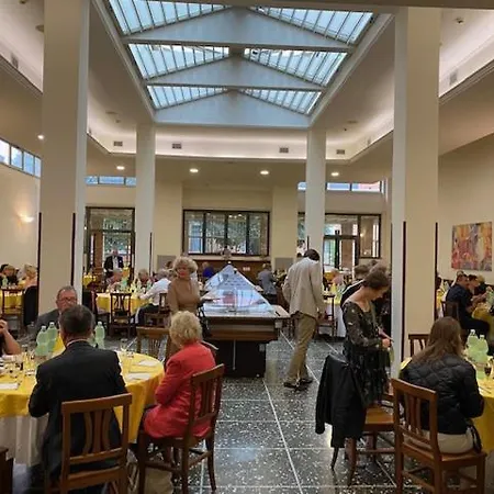 Casa La Salle - Vaticano 3*
