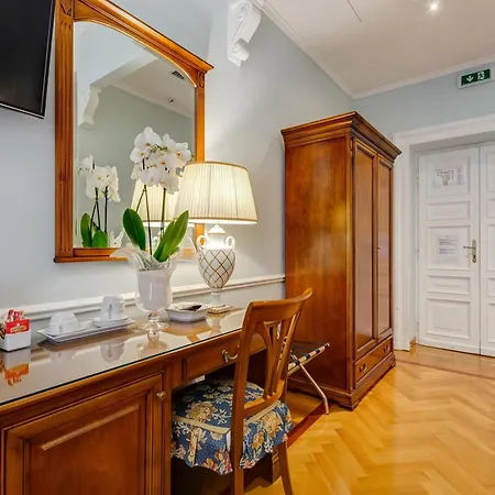 Otel Cellini 3*