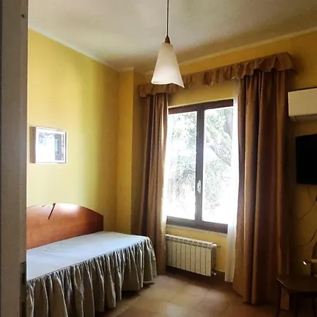 Relais La Canfora 2* Rom