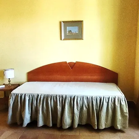Relais La Canfora Guest house 2*