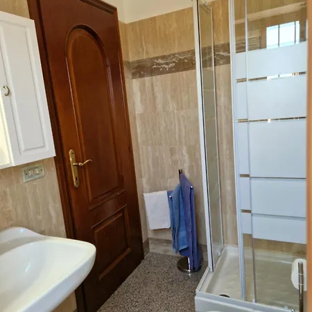 Castelbarco House B Affittacamere *