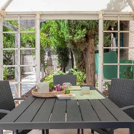 Bbhome Domus Aquae Inside Of Appia Antica Park *