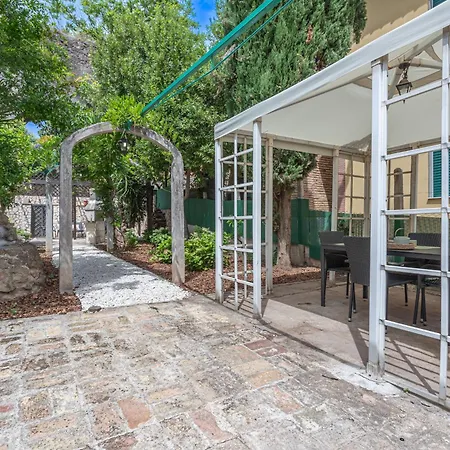 Bbhome Domus Aquae Inside Of Appia Antica Park Villa