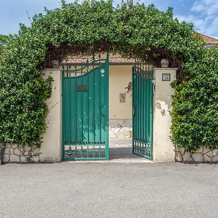Villa Bbhome Domus Aquae Inside Of Appia Antica Park *